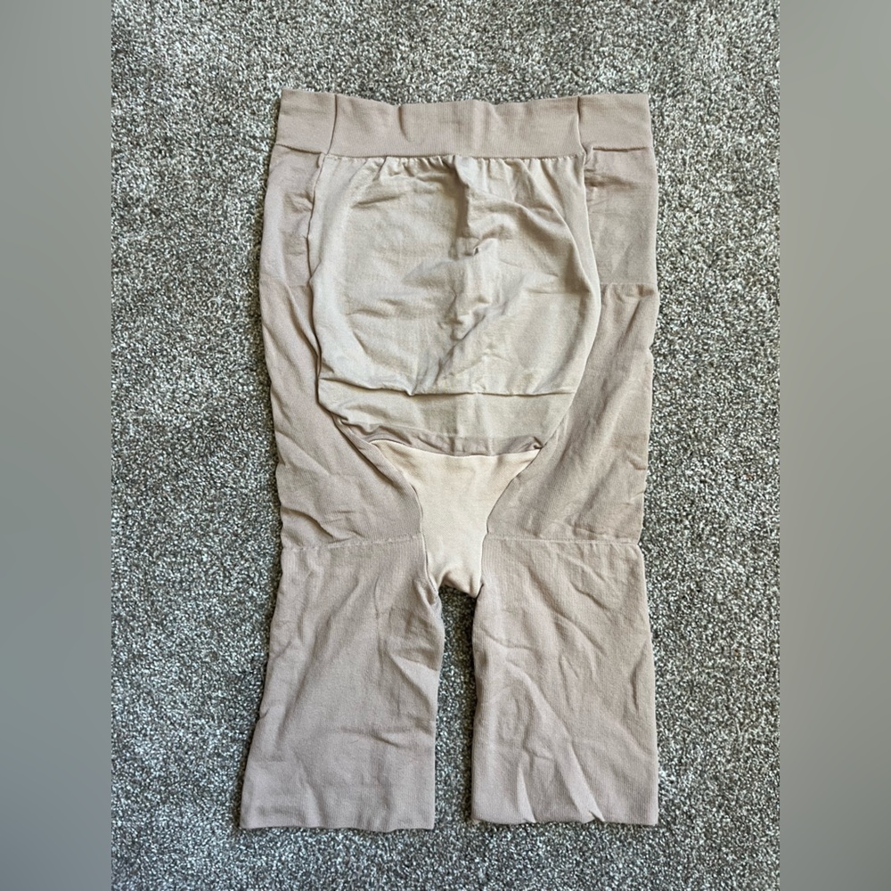 SPANX Short Maternity Support Tights in Nude - Picture 4 of 4